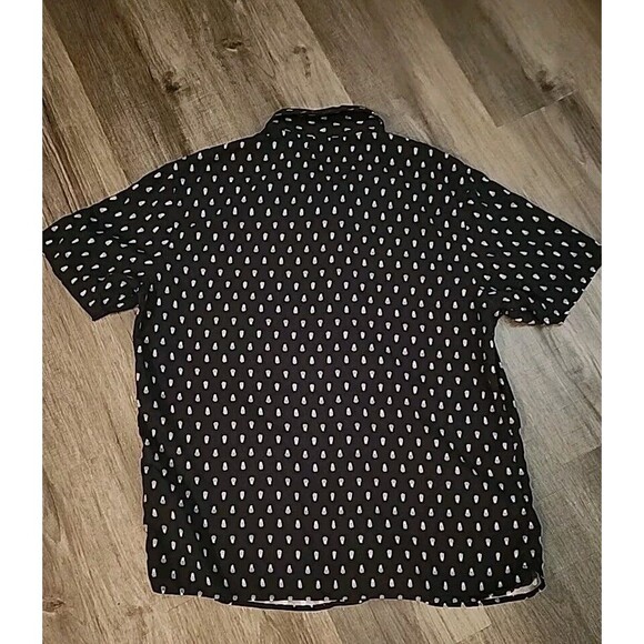 Old Navy Button Up Short Sleeve Mens Medium Black Pineapple Shirt - Picture 2 of 6